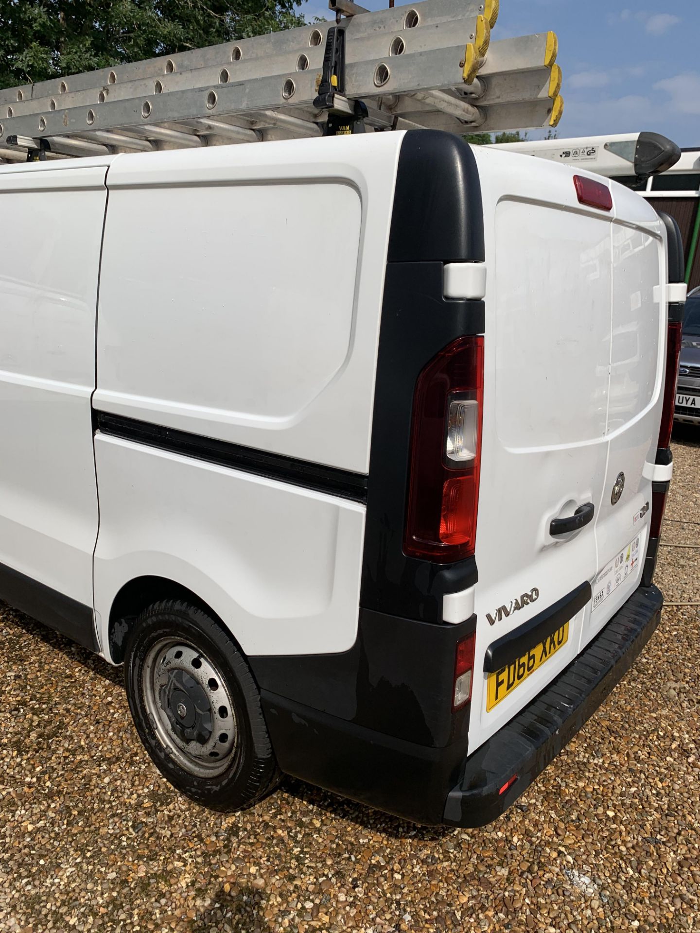 FD66 XKU VAUXHALL VIVARO 2700 CDTI - Image 10 of 14