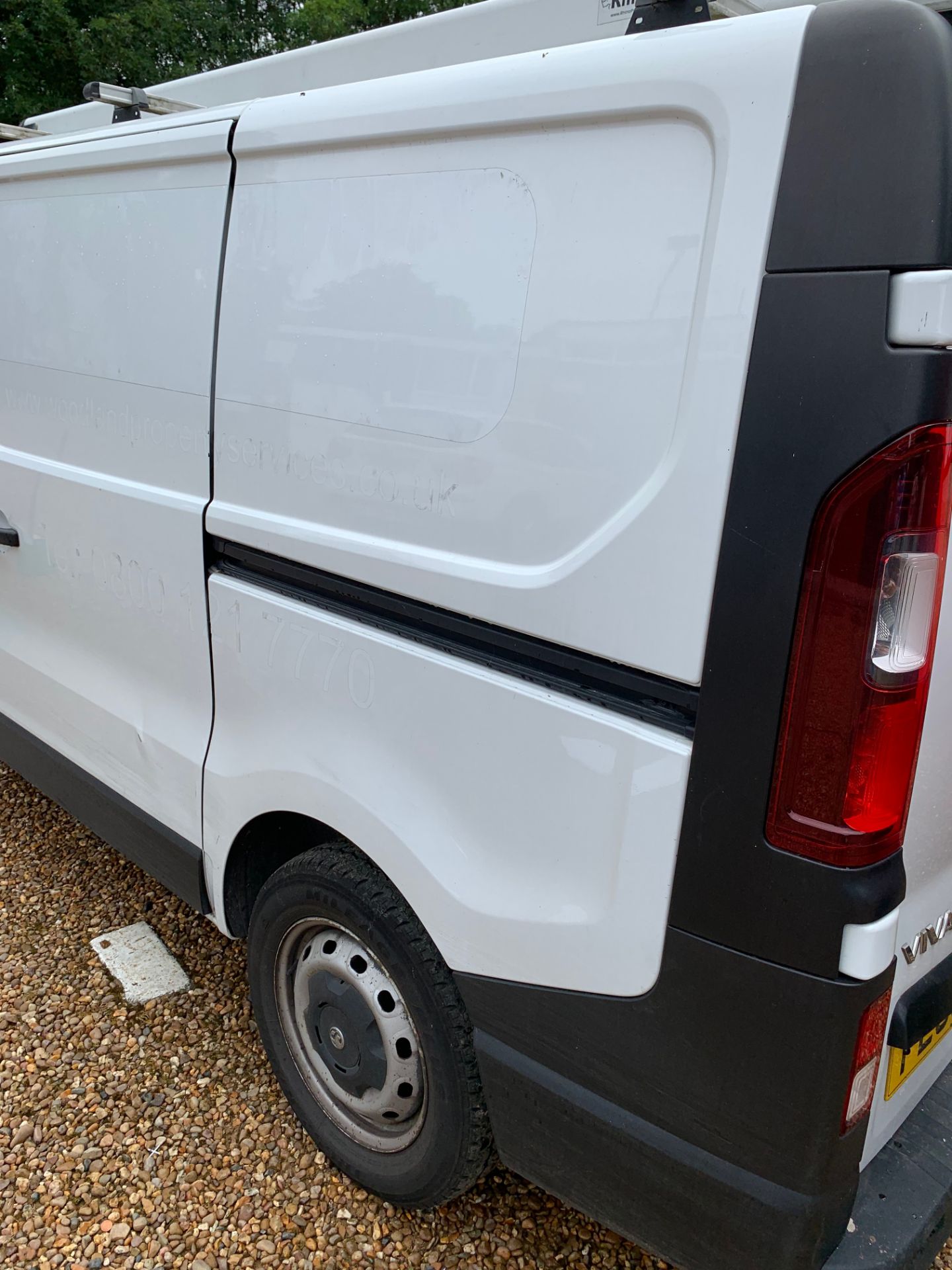 FL65 BKN VAUXHALL VIVARO 2700 CDTI - Image 7 of 10