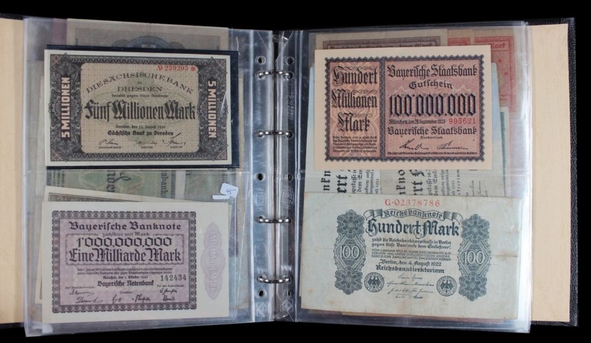 Album mit Banknoten