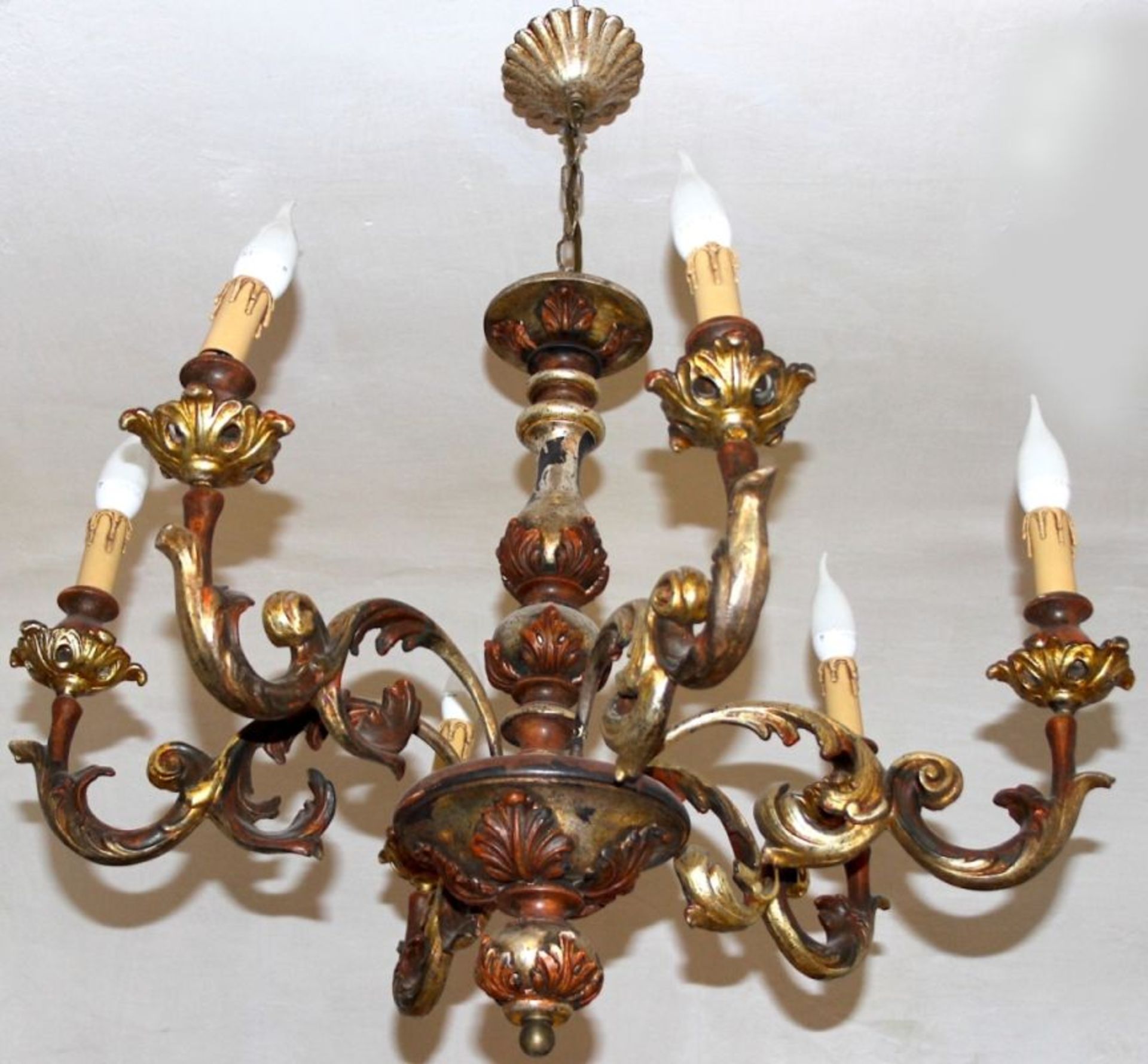 Deckenlampe im Barockstil