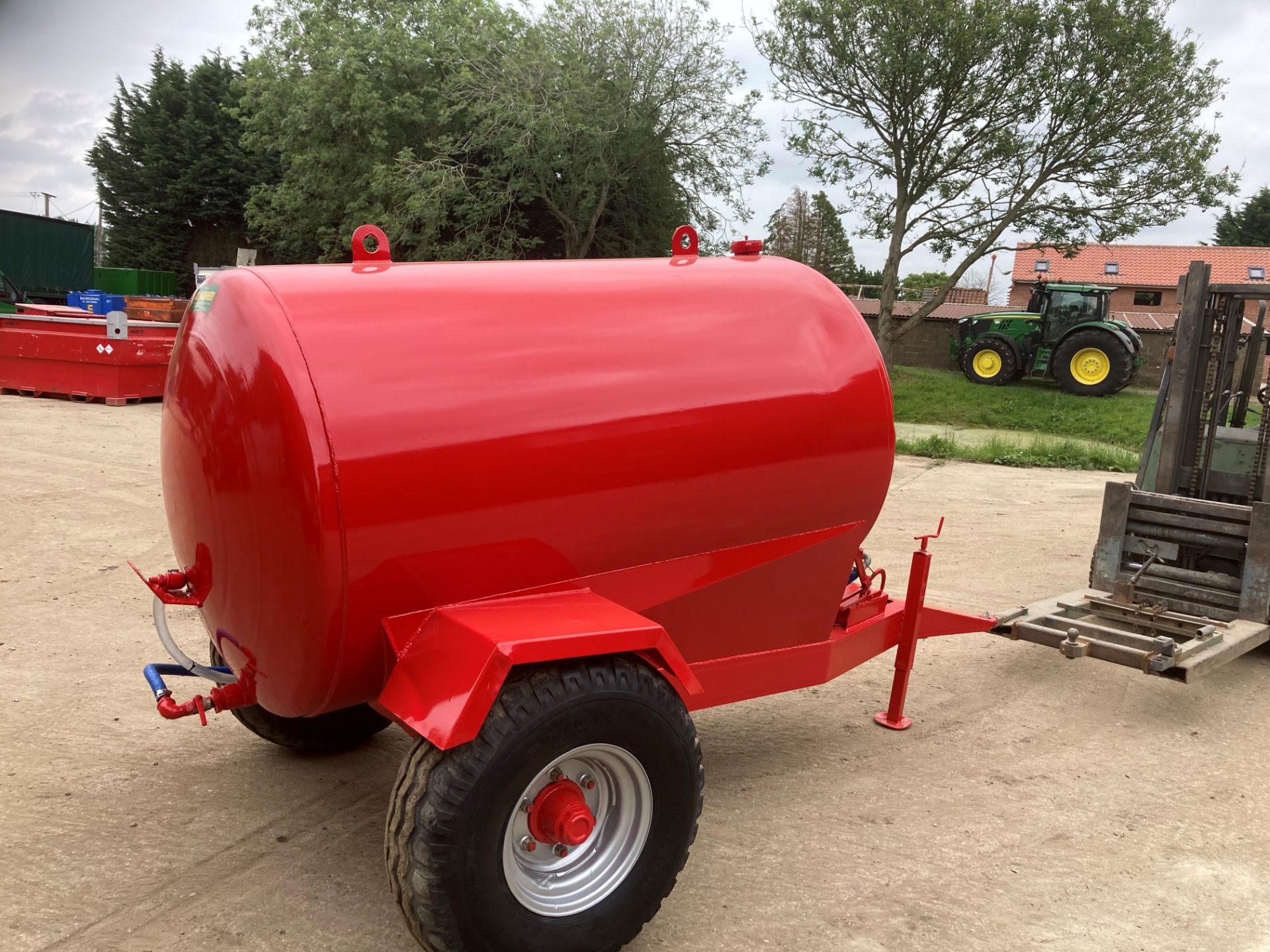 Dust suppresion Bowser, 1500 litre, good working order, Honda water pump