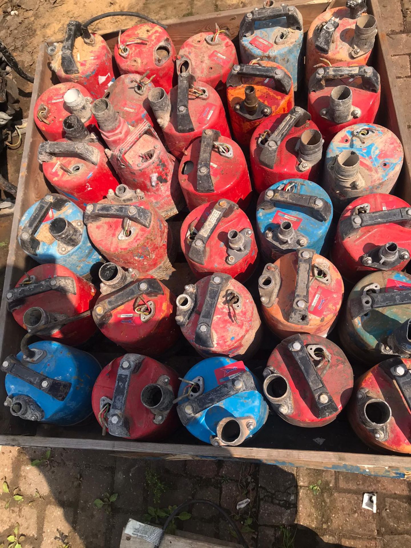 Quantity of submersible Water Pumps