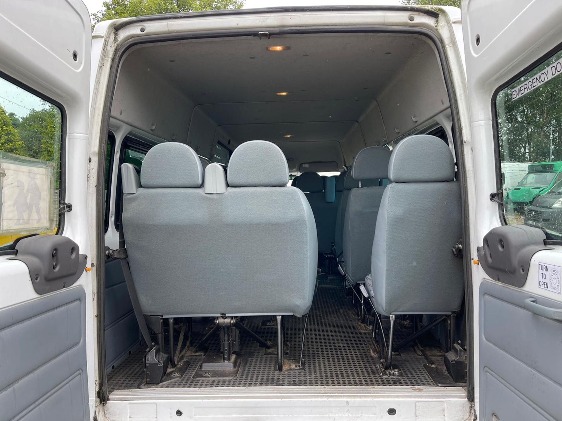 2009 17 seater minibus - Image 3 of 21