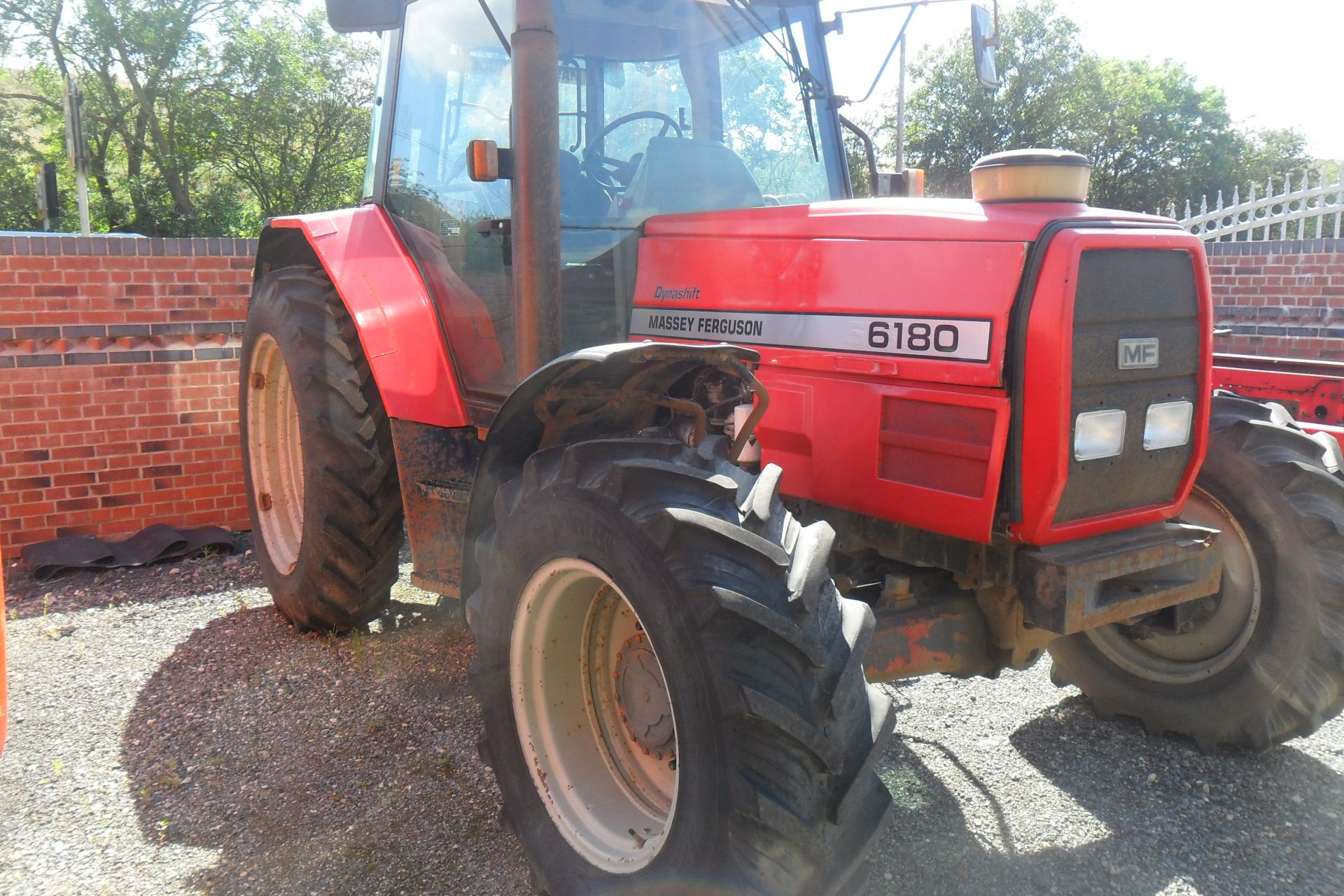 massey ferguson 6180 4x4 tractor - Image 2 of 12