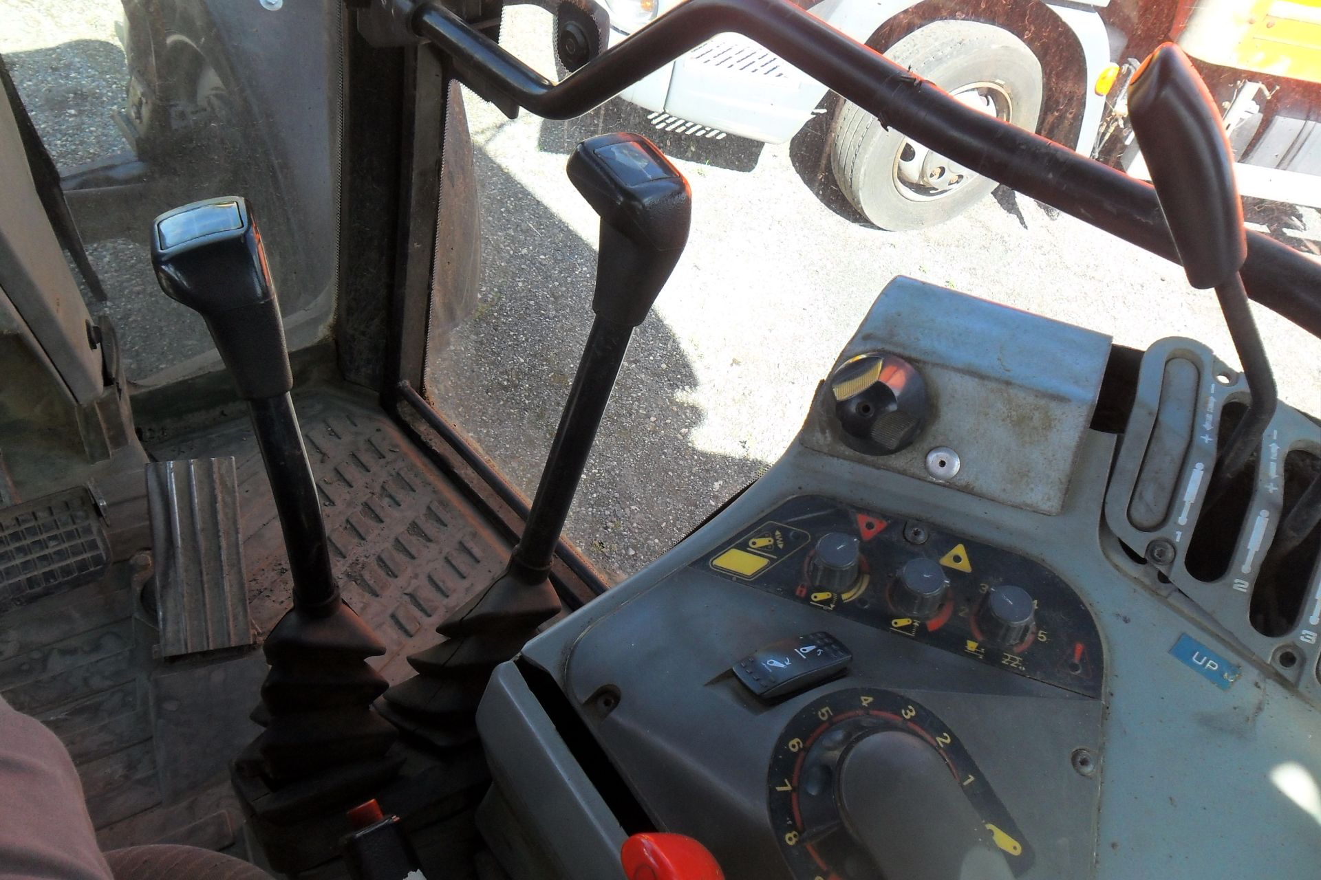 massey ferguson 6180 4x4 tractor - Image 12 of 12