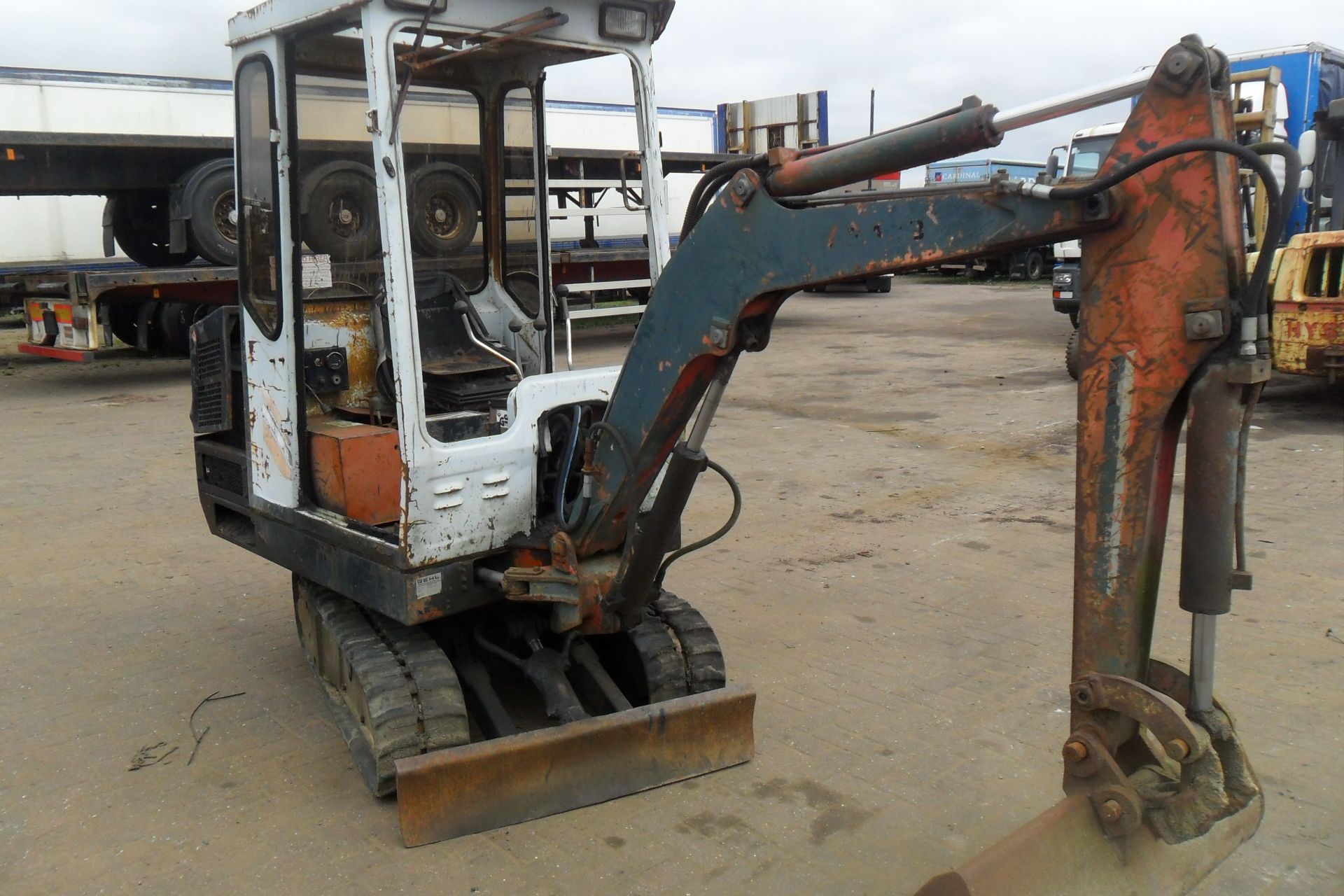 GEHL 1.5 TON DIGGER - Image 11 of 12