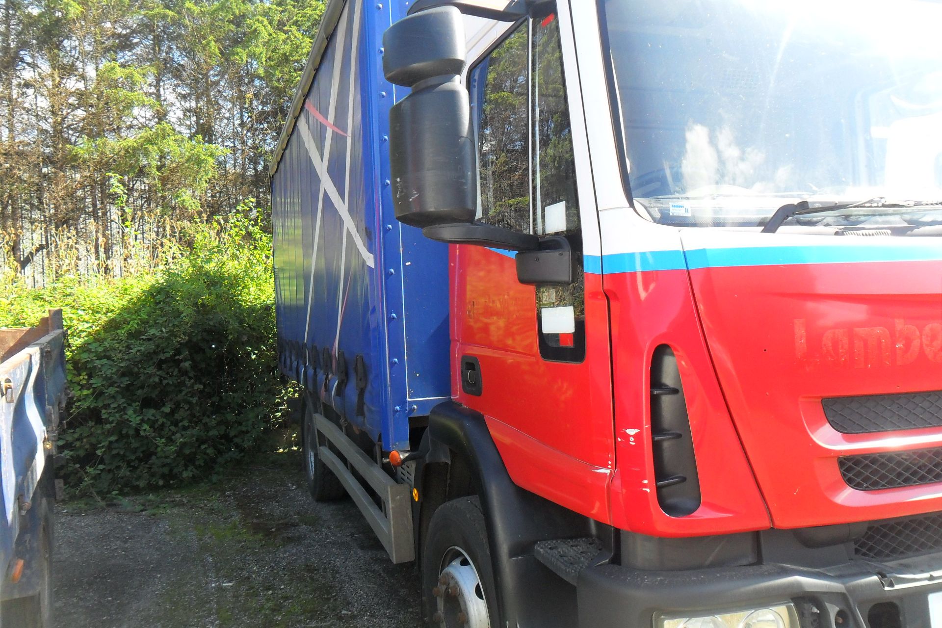 iveco - Image 2 of 4