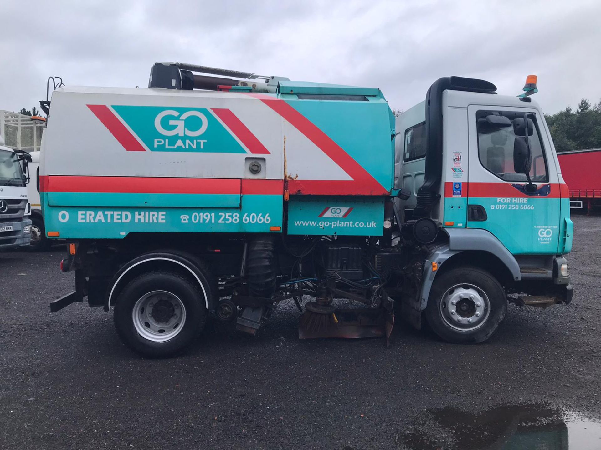 1999 lf55 road sweeper