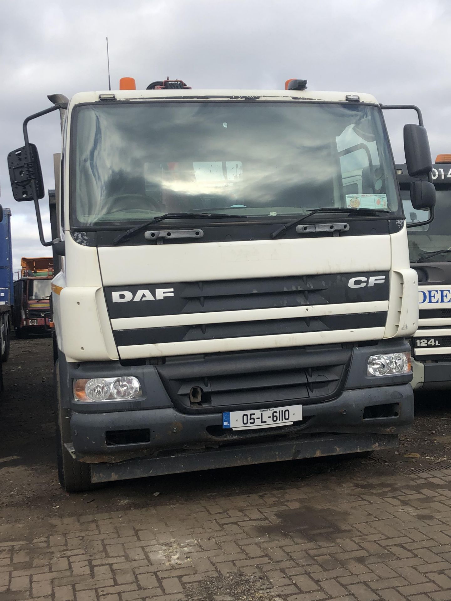 daf cf75 tipper and grab truck - Image 3 of 18