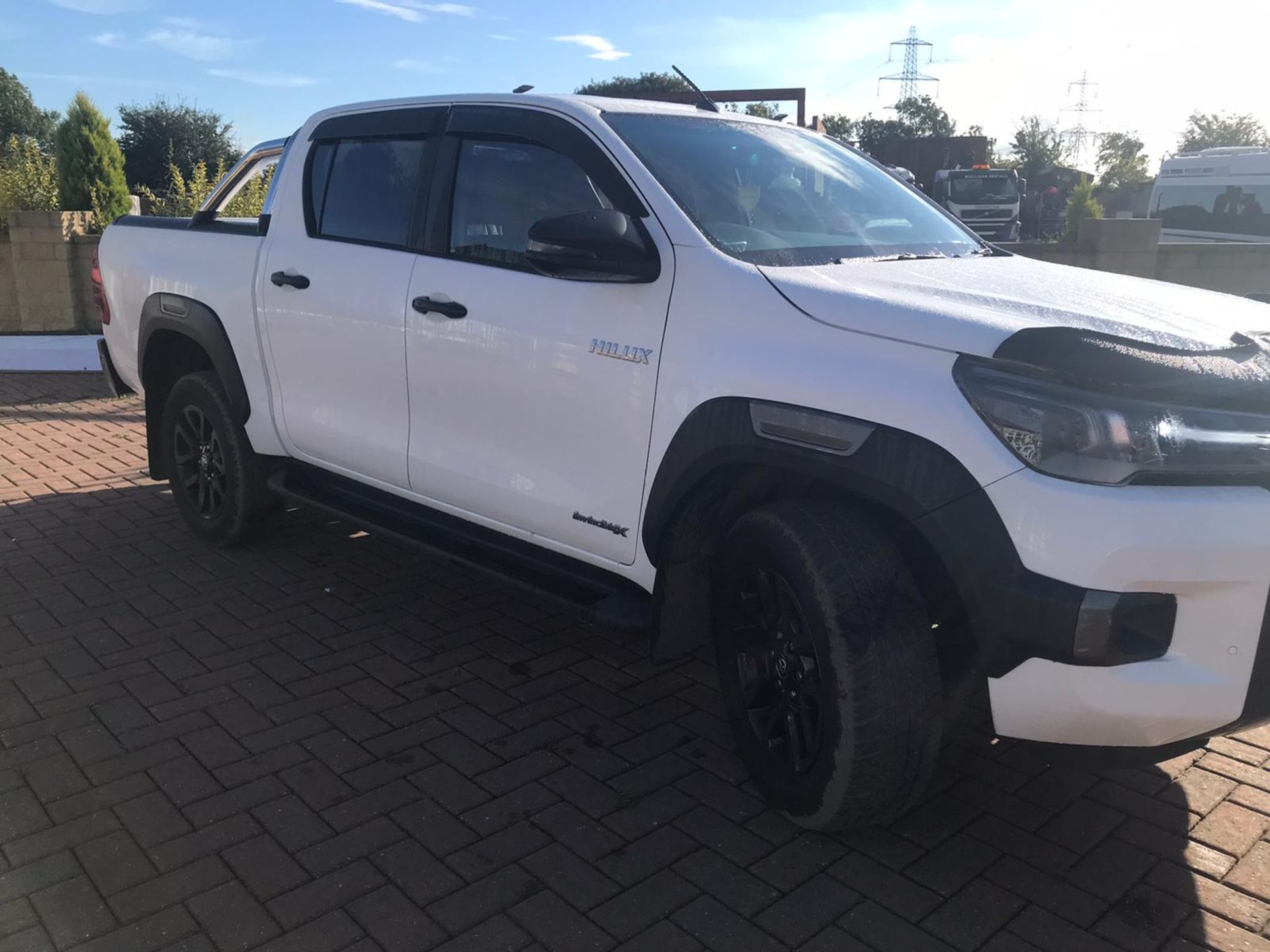 TOYOTA HILUX INVINCIB X - Image 3 of 20