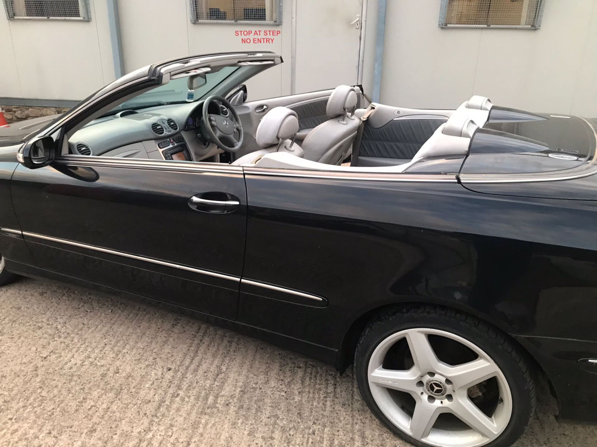 2003 Mercedes CLK320 convertible two door soft top convertible - Image 2 of 11