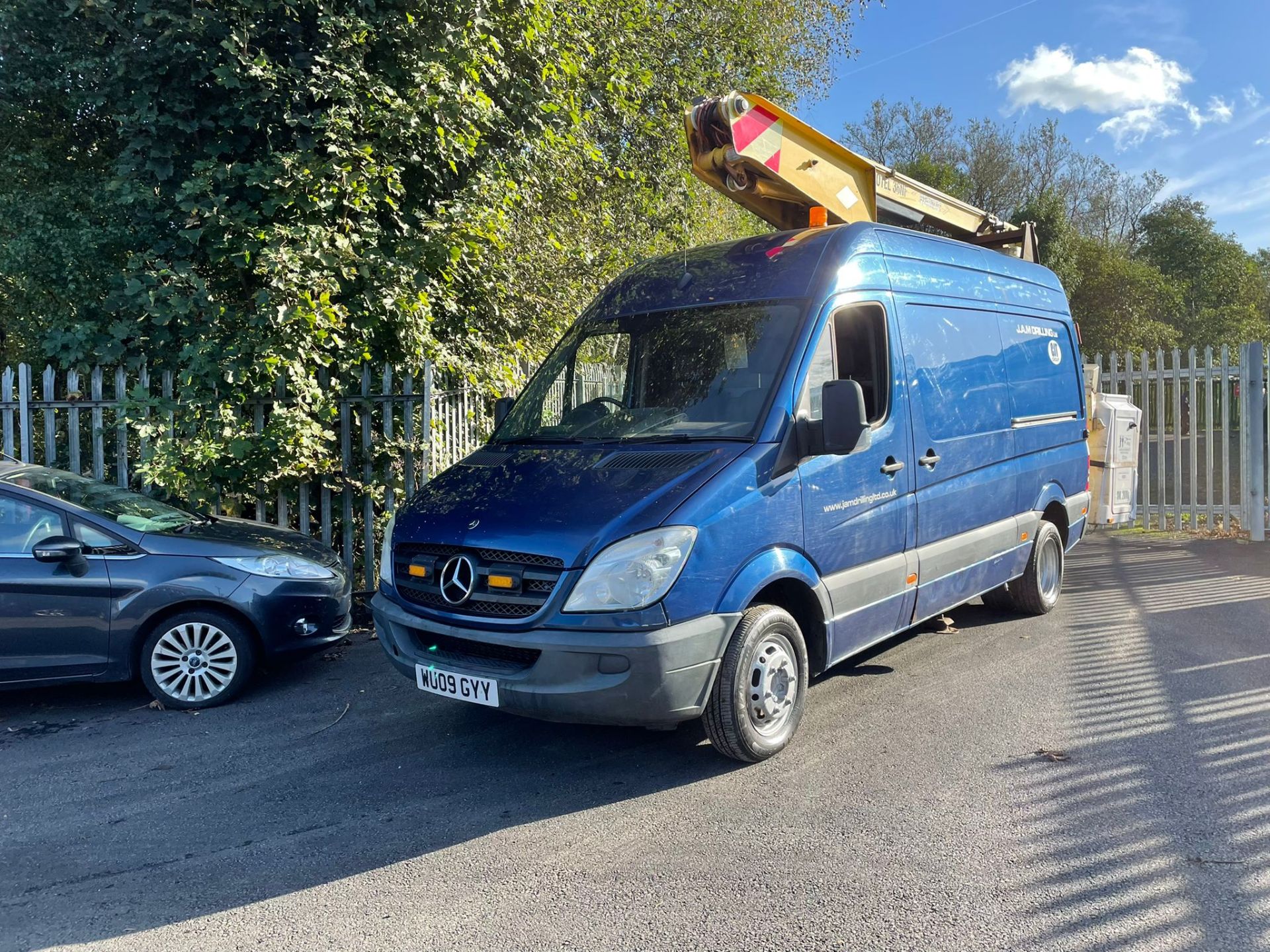 2009 mercedes sprinter cherry picker - Image 2 of 12