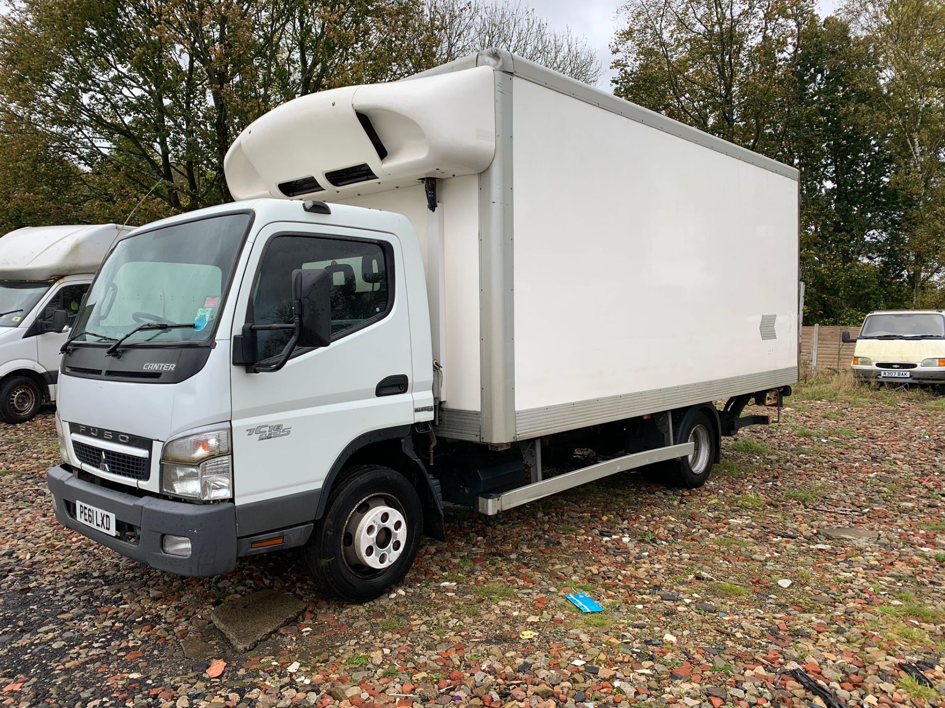 mitsubishi canter fuso frezzer truck 2011 61 reg