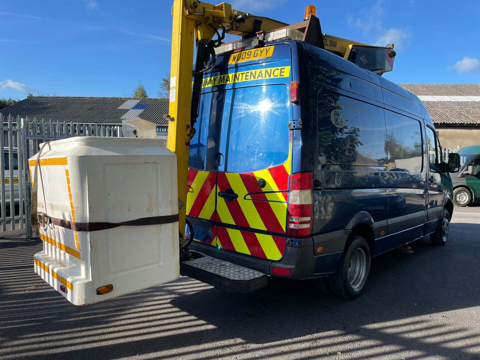 2009 mercedes sprinter cherry picker - Image 4 of 12