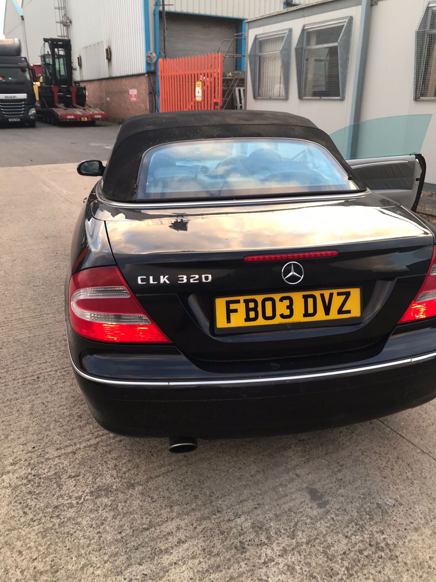 2003 Mercedes CLK320 convertible two door soft top convertible - Image 6 of 11