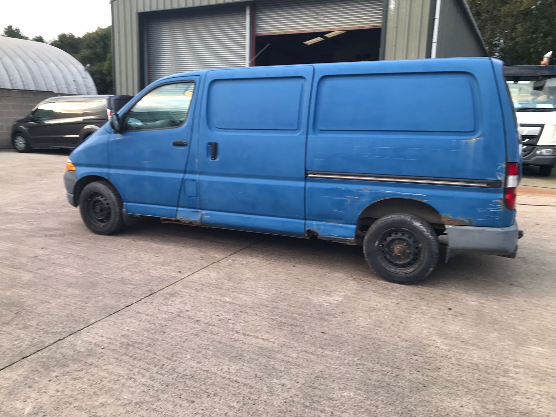 1998 Toyota hiace diesel panel van - Image 4 of 9