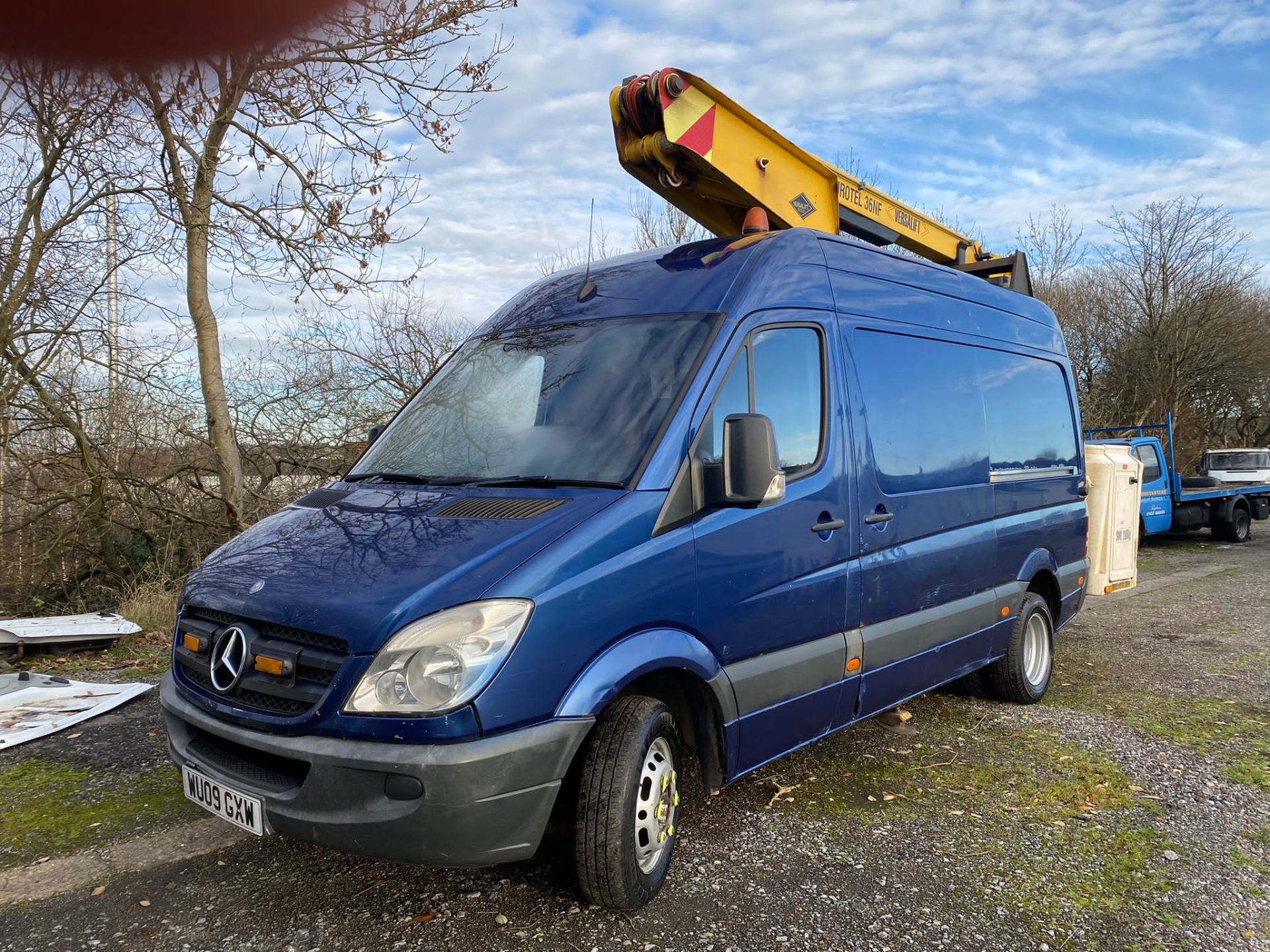 2009 Mercedes benz sprinter versalift cherry picker