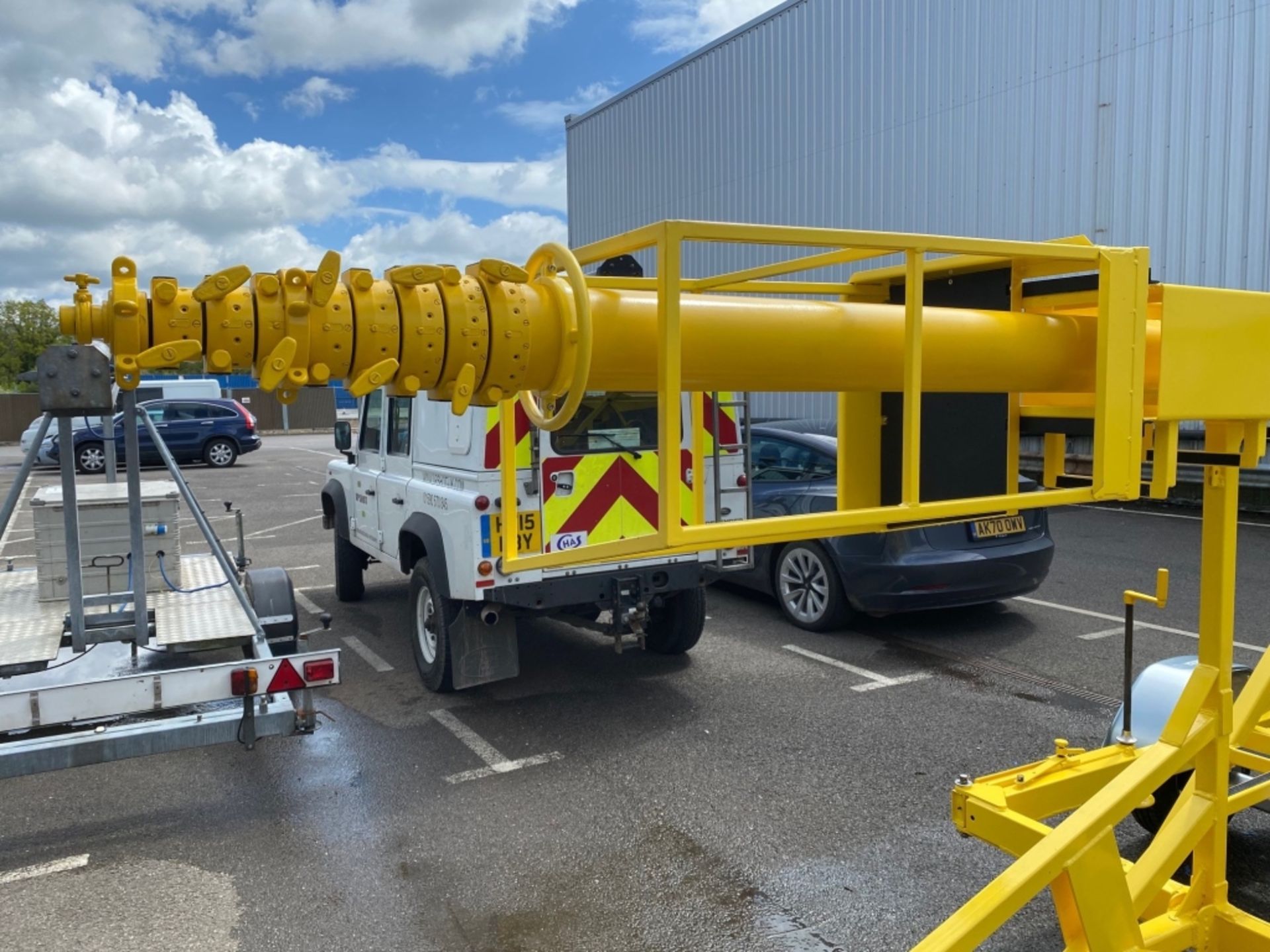 30M CLARK MAST ON A TRAILER - Image 5 of 9