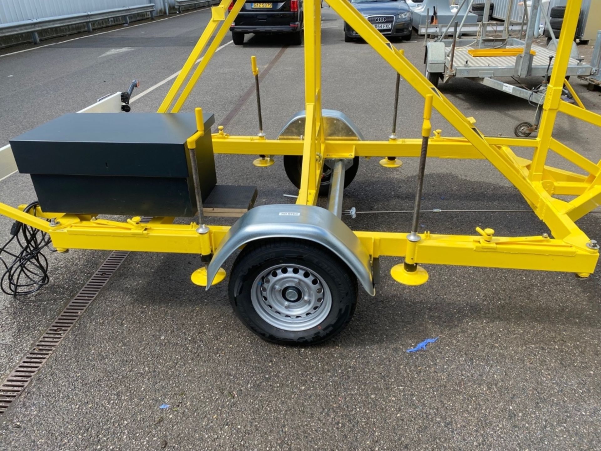 30M CLARK MAST ON A TRAILER - Image 4 of 9