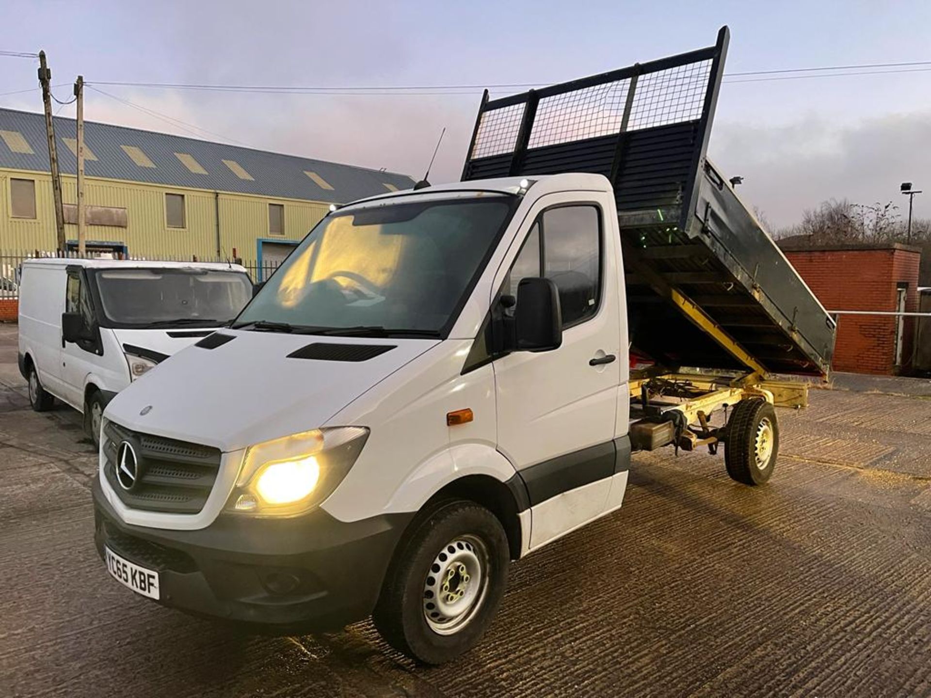 2015 65 reg Mercedes tipper 313cdi