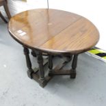 An oak gateleg occasional table, 71cm maximum widt