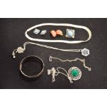 A selection of silver and white metal jewellery, t