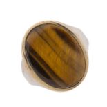 A 9ct gold tiger's-eye signet ring