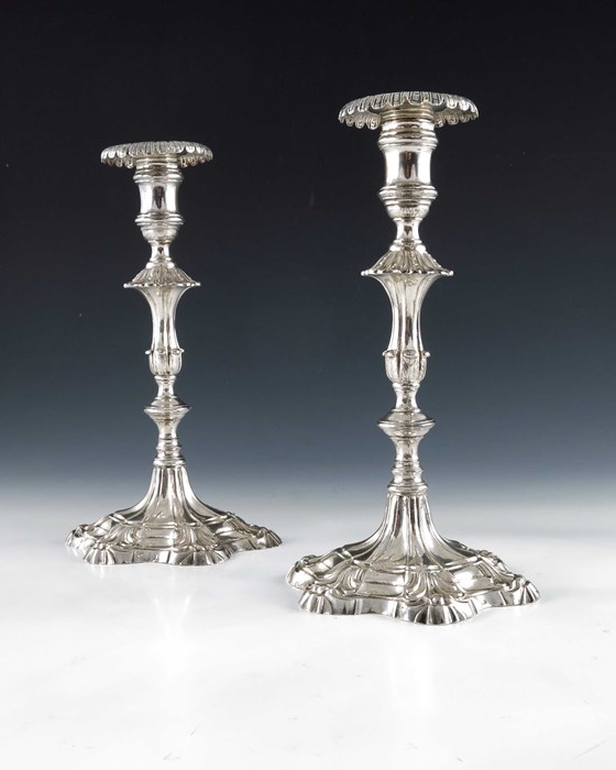 A pair of cast Continental silver candlesticks, 18th century - Image 2 of 8