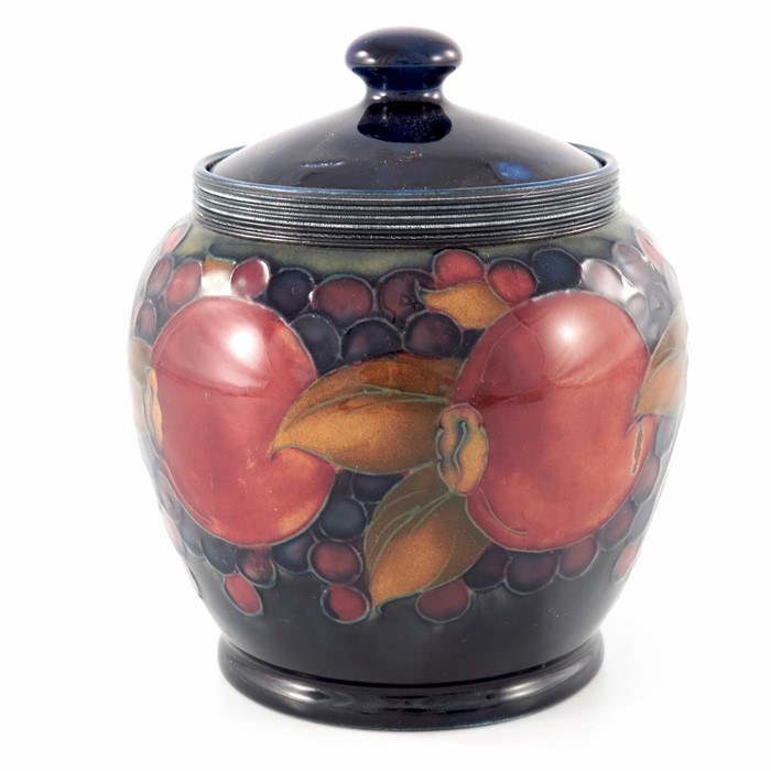 William Moorcroft, a Pomegranate pot and cover - Image 2 of 6
