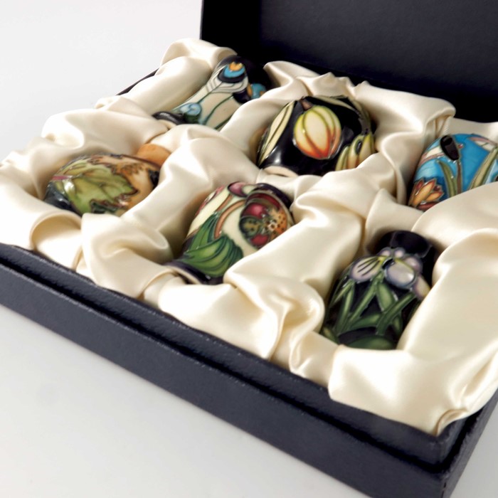 A boxed set of six Moorcroft miniature vases - Image 2 of 3