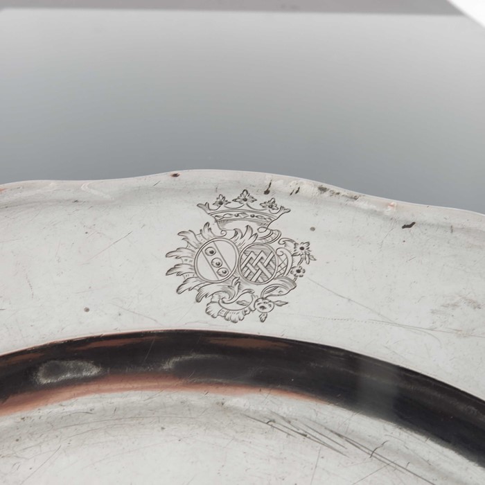 An 18th century Swiss silver dish, Zofingen circa 1760 - Image 2 of 3