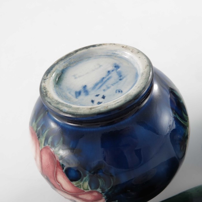 William Moorcroft, a small Leaf and Berry vase and ashtray - Image 4 of 5