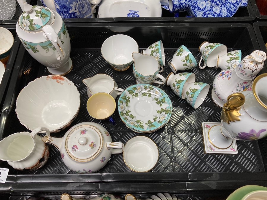 Montrose Gladstone pattern bone china tea service and various other items of china