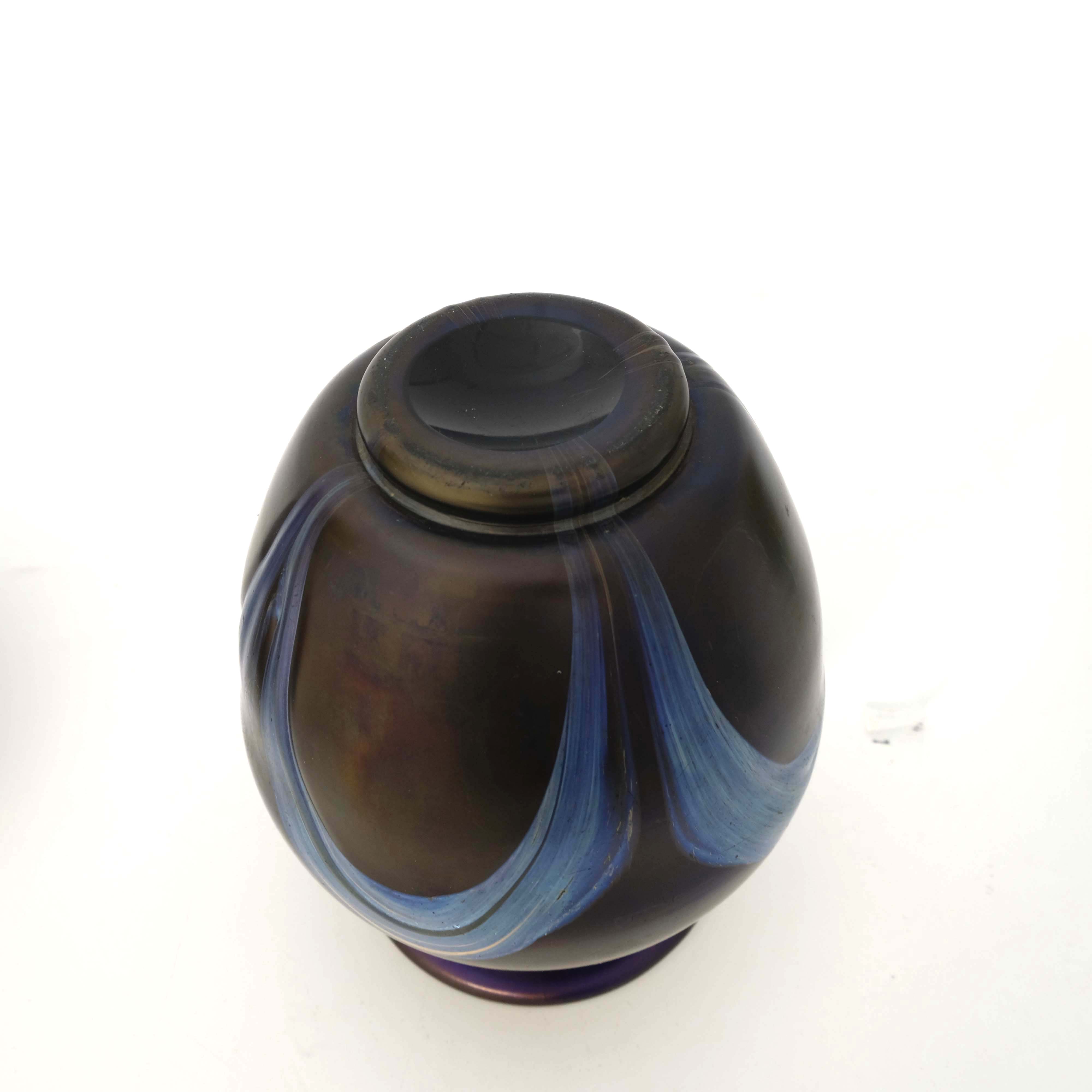 An iridescent glass vase, - Image 6 of 6