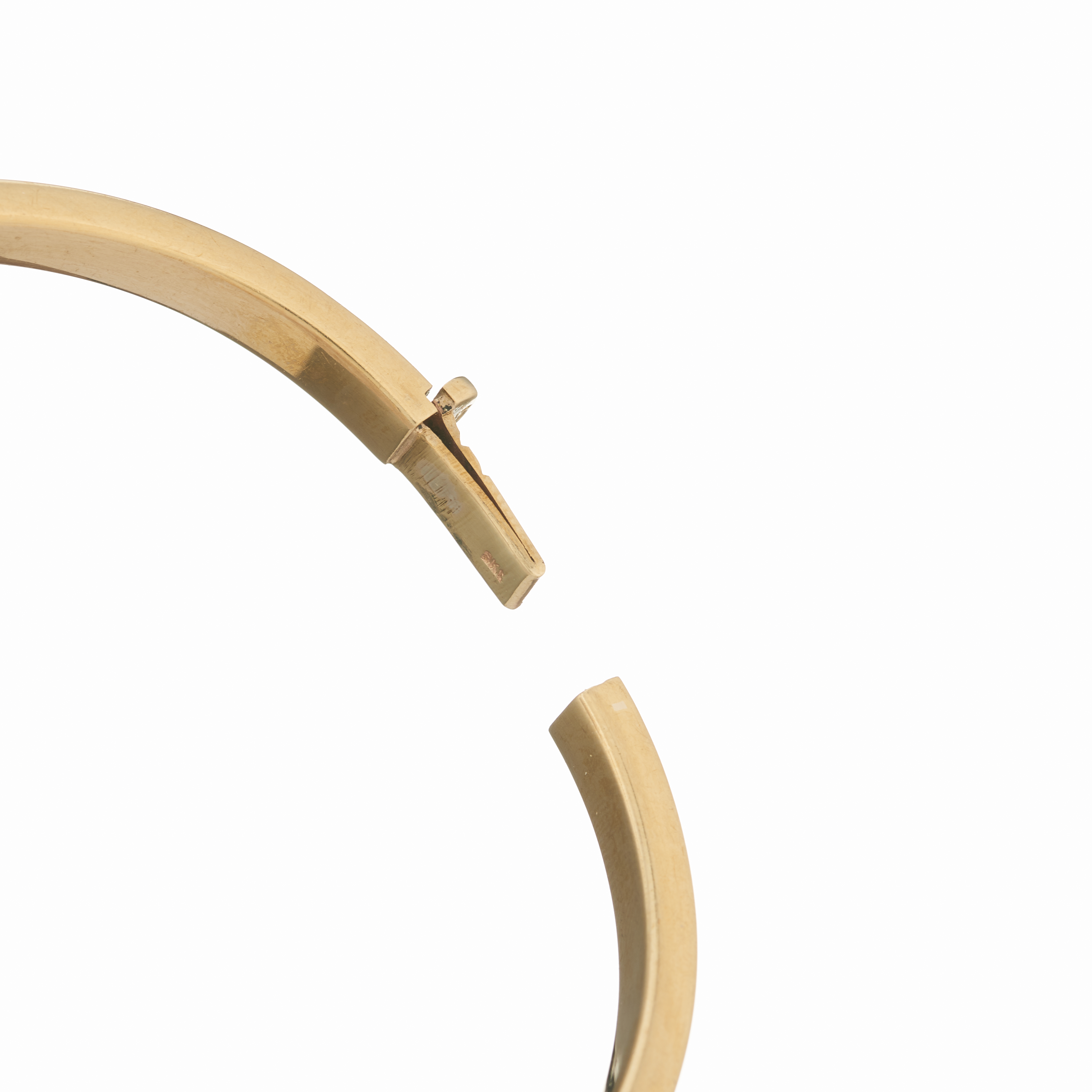 A 9ct gold hinged hollow bangle - Image 2 of 3