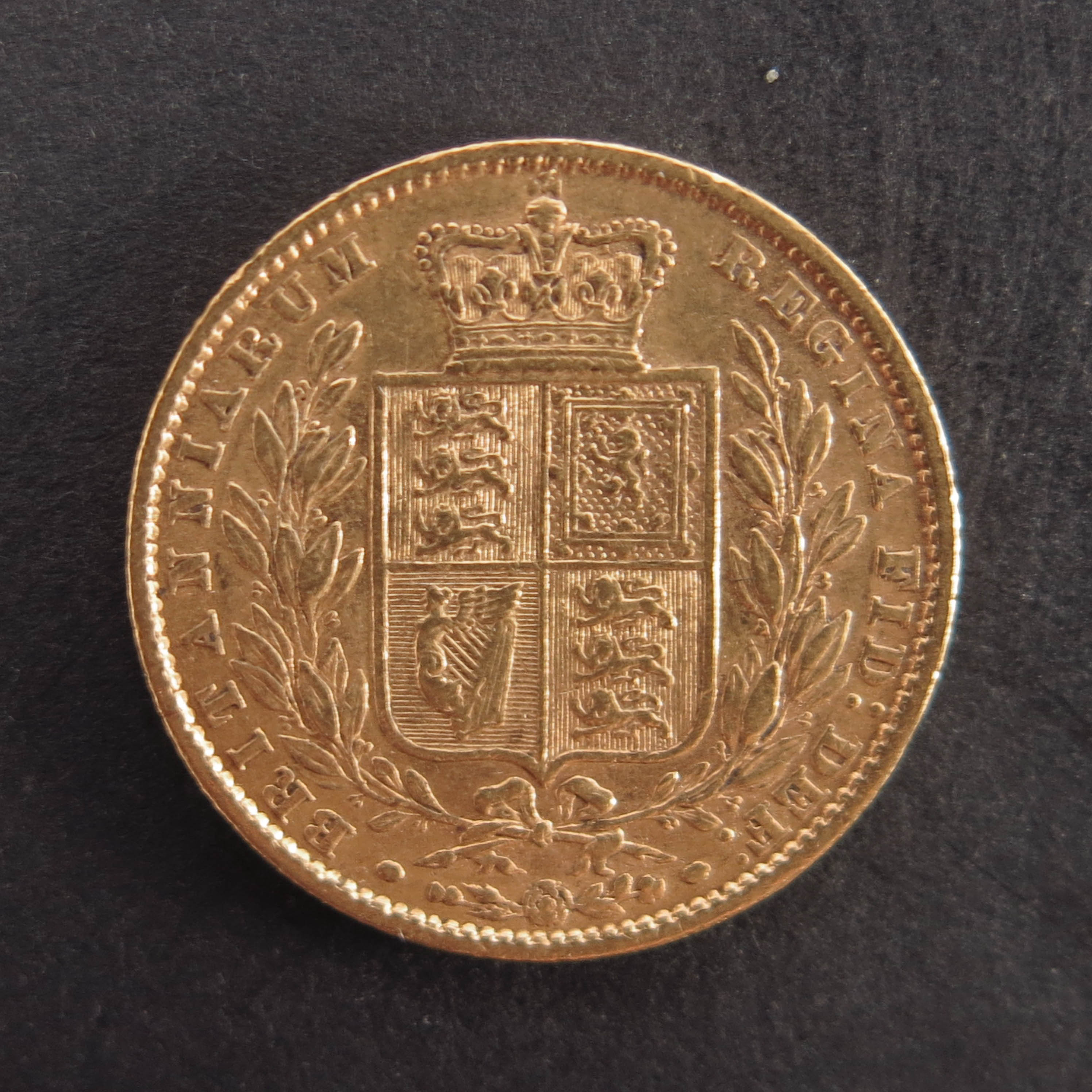 Victoria, gold sovereign coin dated 1862 - Image 2 of 2