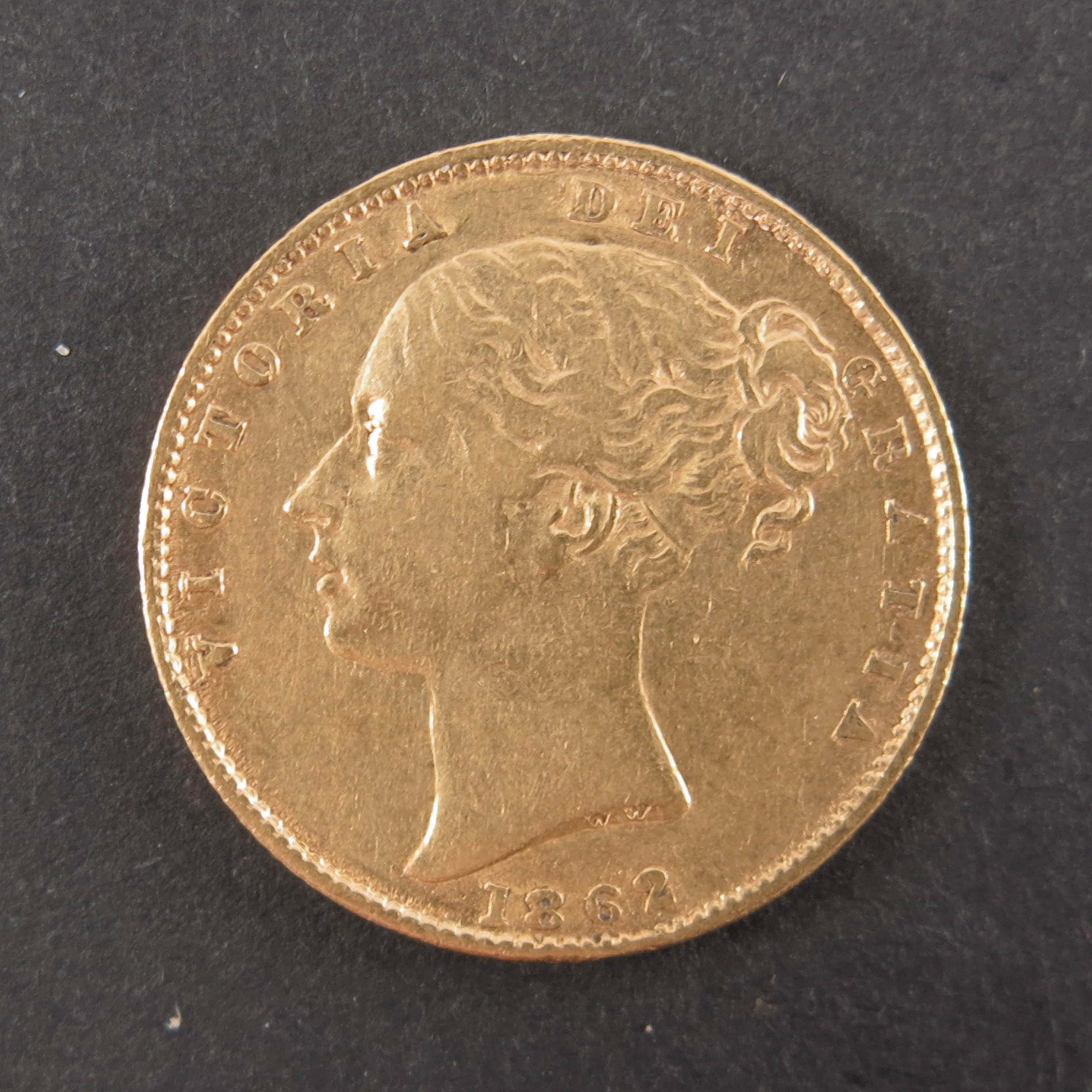 Victoria, gold sovereign coin dated 1862