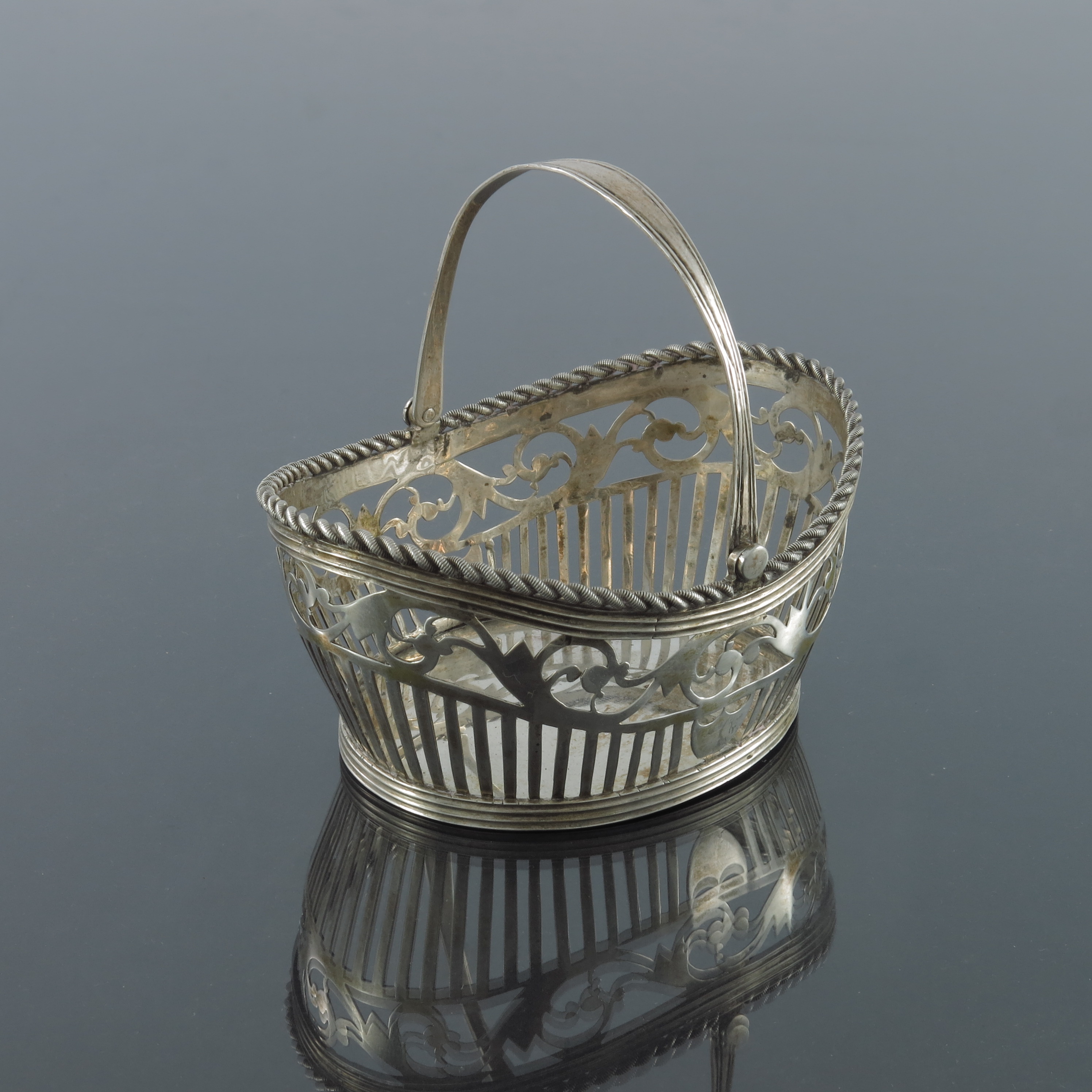 A Dutch Biedermeier reticulated silver basket, BG, - Image 2 of 4