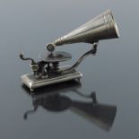 An Italian novelty silver gramophone, Medusa Oro, Arezzo circa 1990