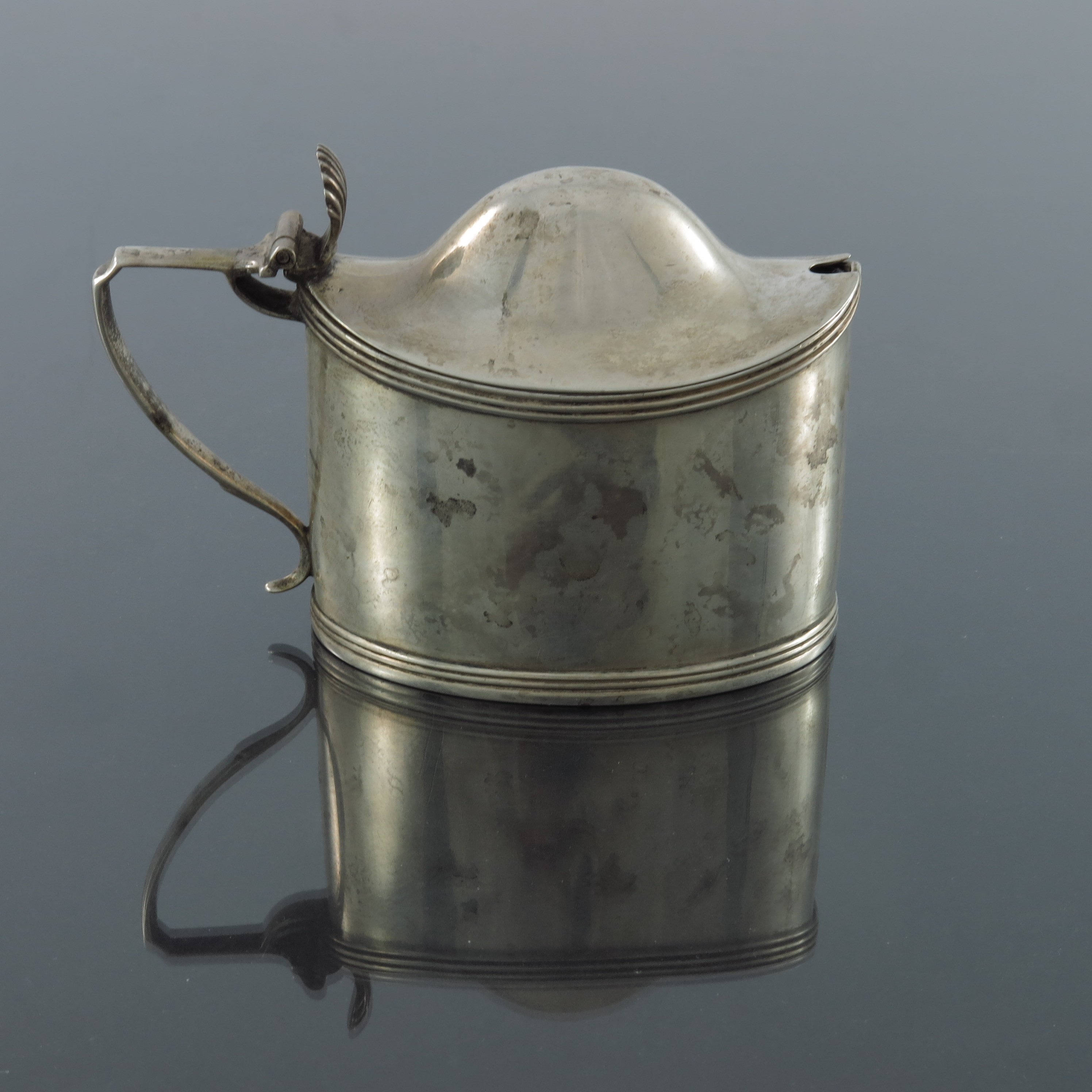 A George III silver mustard pot, Peter, Ann and William Bateman, London 1804 - Image 2 of 5