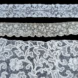 A quantity of 19th century lace, to include a handkerchief with Valenciennes style flounced edge and