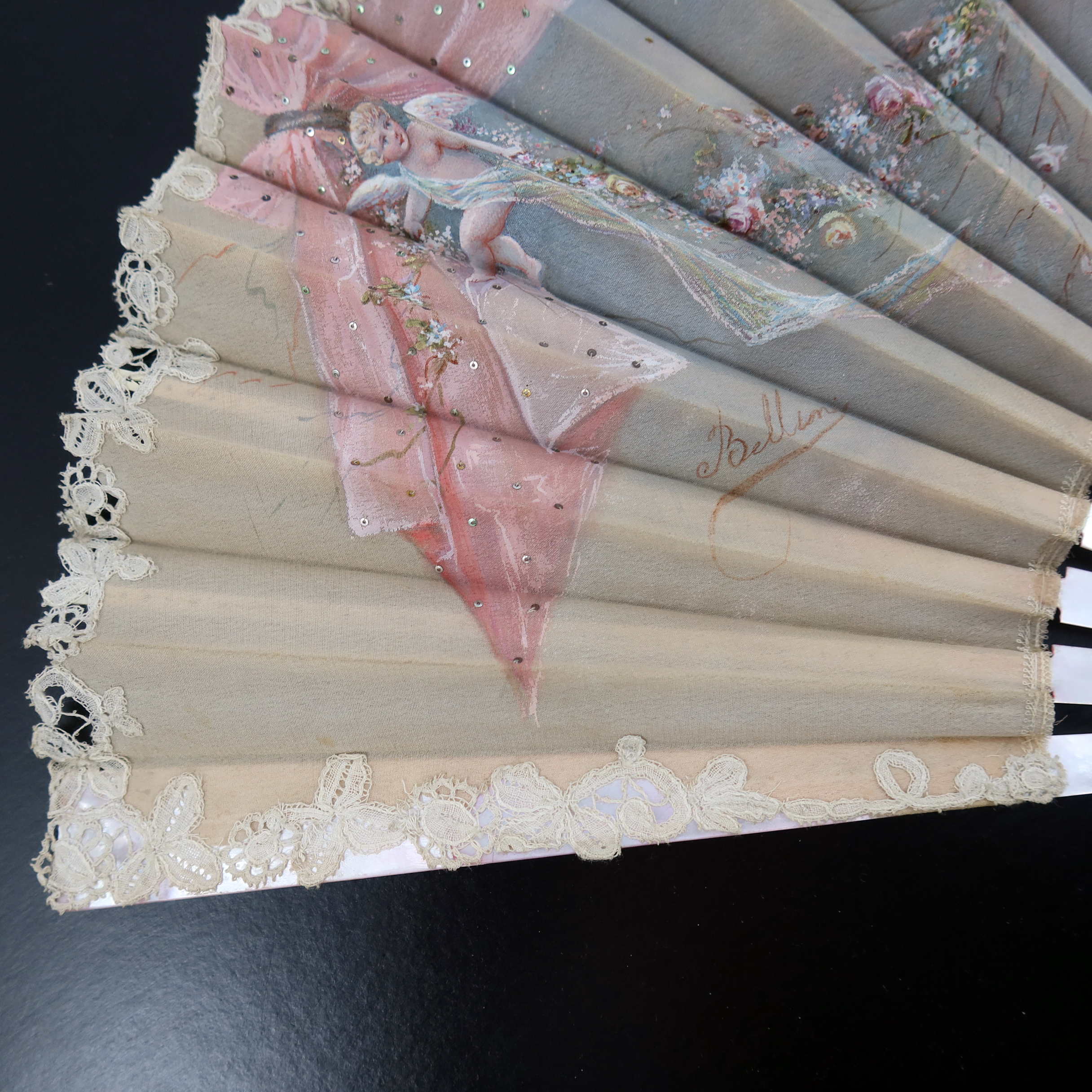 A good very pale pink Mother of Pearl fan c 1890’s, the double leaf with upper layer of cream silk g - Image 3 of 7