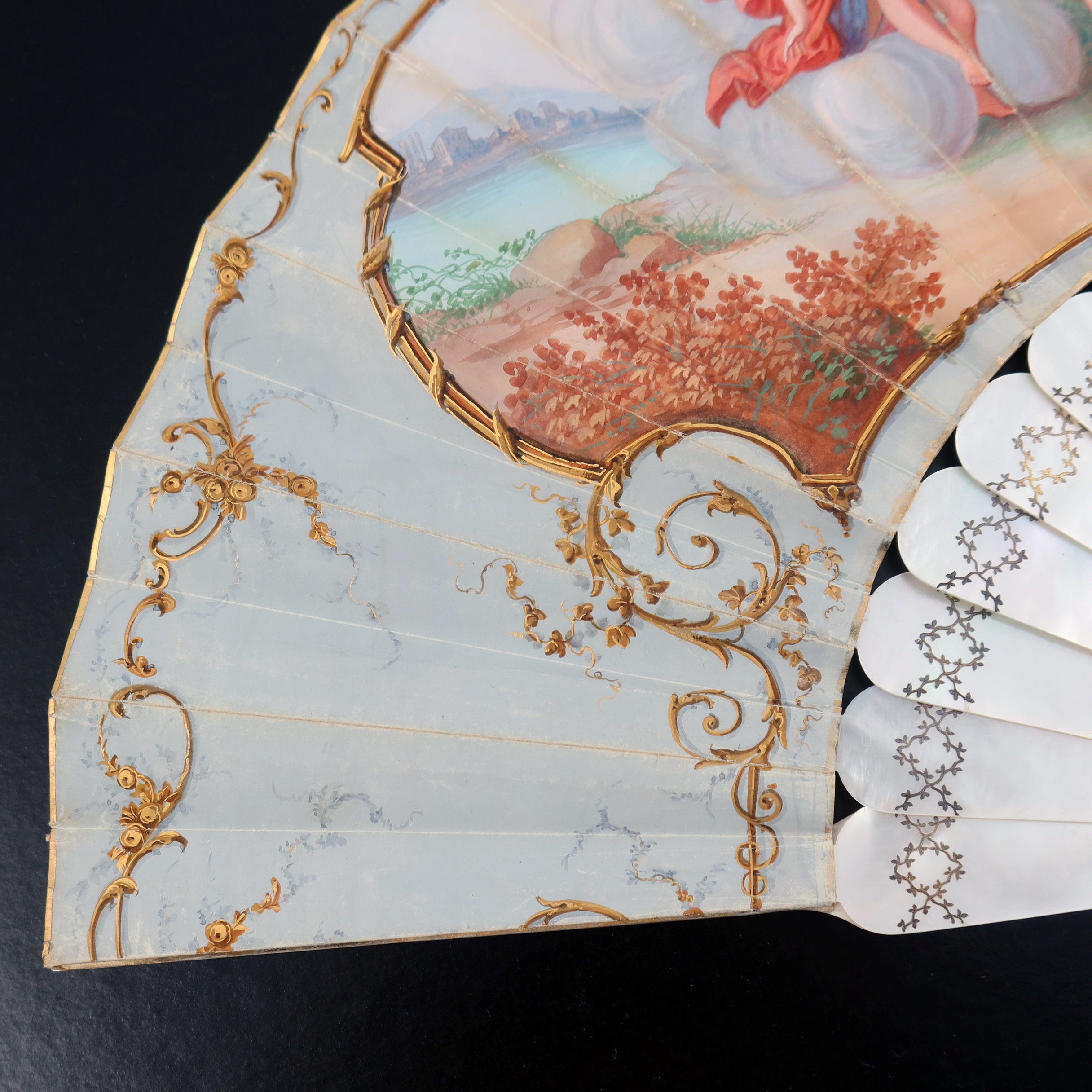 A last quarter 19th century white Mother of Pearl fan, gilded and silvered with a decorative lattice - Image 3 of 8