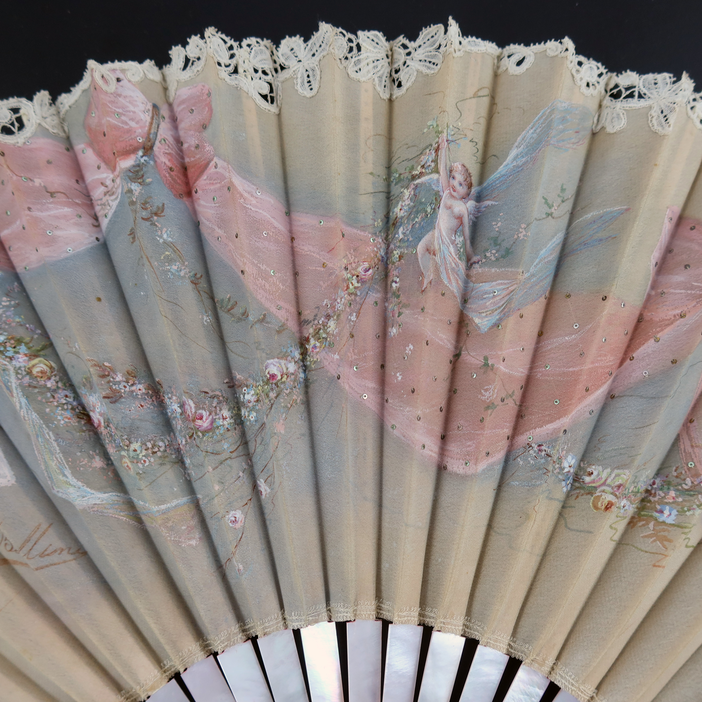 A good very pale pink Mother of Pearl fan c 1890’s, the double leaf with upper layer of cream silk g - Image 2 of 7