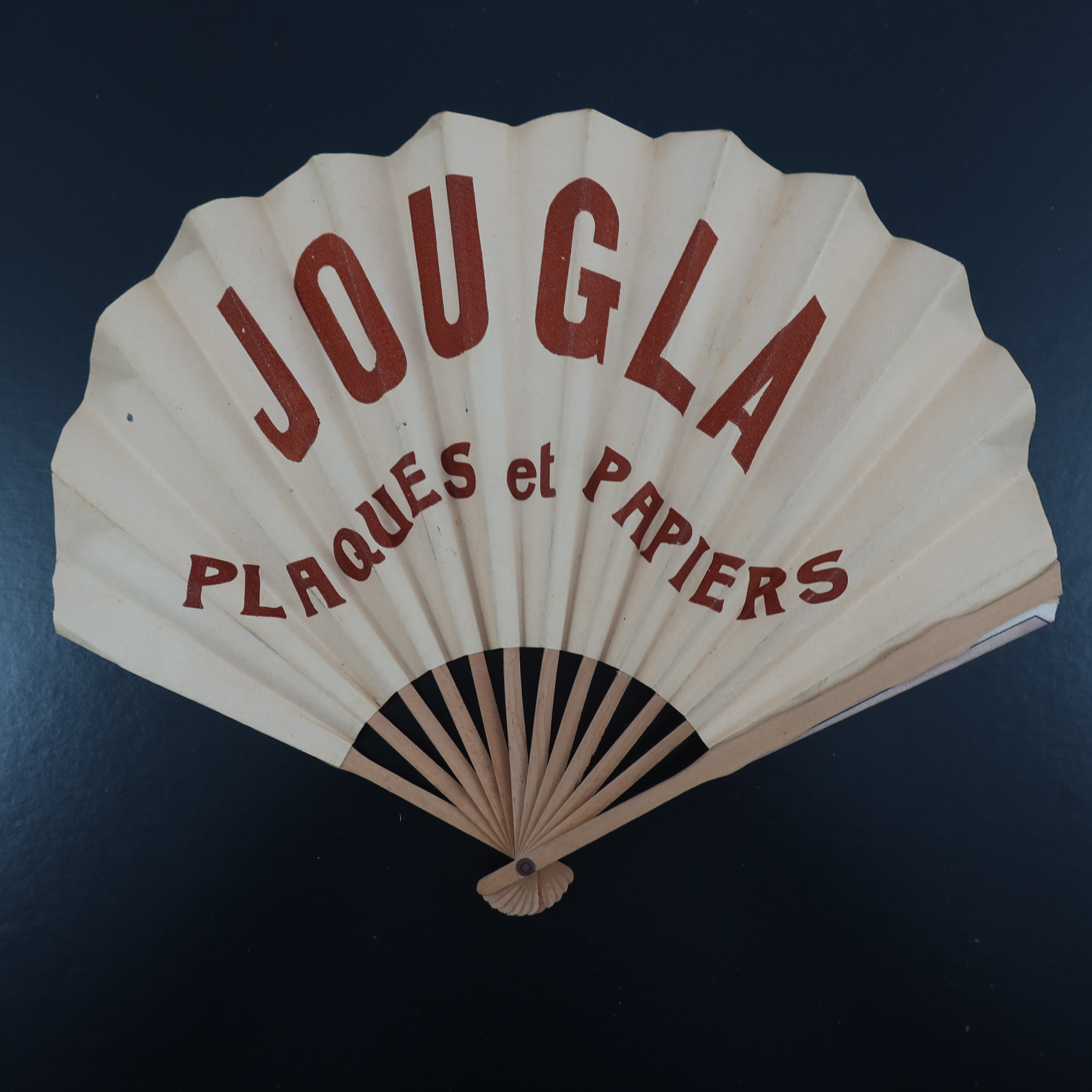 Three early 20th century French advertising fans of ballon form, relating to newspapers, books and p - Image 5 of 7