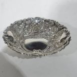 An Elizabeth II silver trinket dish, WI Broadway & co, Birmingham 1992, oval form, 0.45ozt