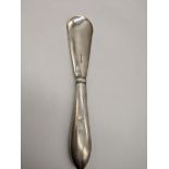 A late 19th/ early 20th century Chinese export silver shoe horn by Tuck Chang of Shanghai, 82g, L.