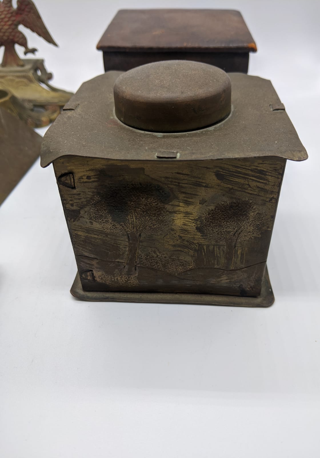 Apollo Studios, New York, an Arts and Crafts inkwell, stamped to base, together with four other - Image 4 of 4