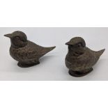 A silver salt and pepper in the form of birds, marks to base, 60g, H.5cm L.8cm