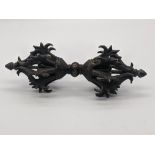 A Himalayan Tibetan Buddhist bronze thunderbolt Vajra, China, L.16.5cm